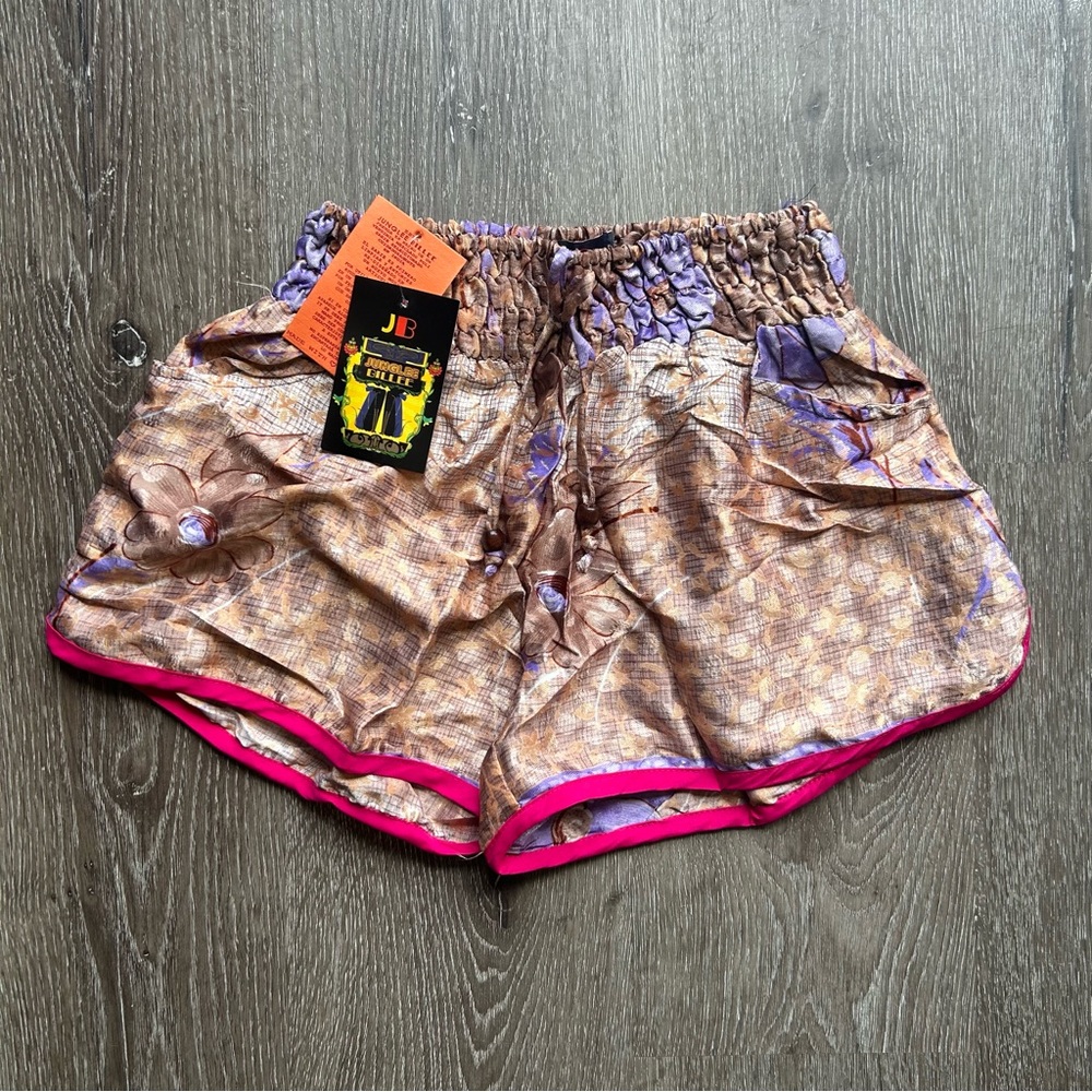 NWT‎ Free Size Floral Shorts